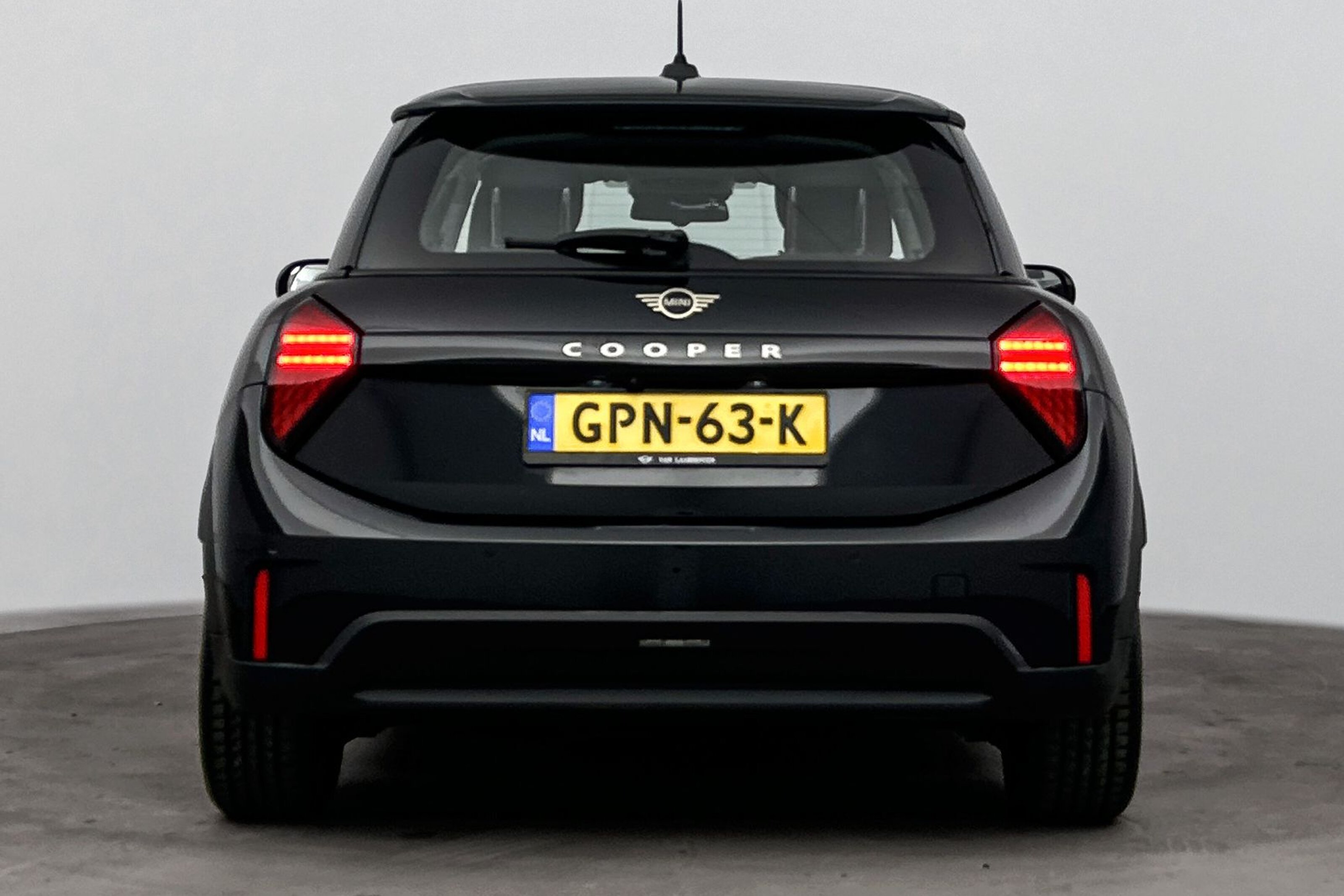 MINI 3-Deurs Hatchback Cooper C Essential Automaat