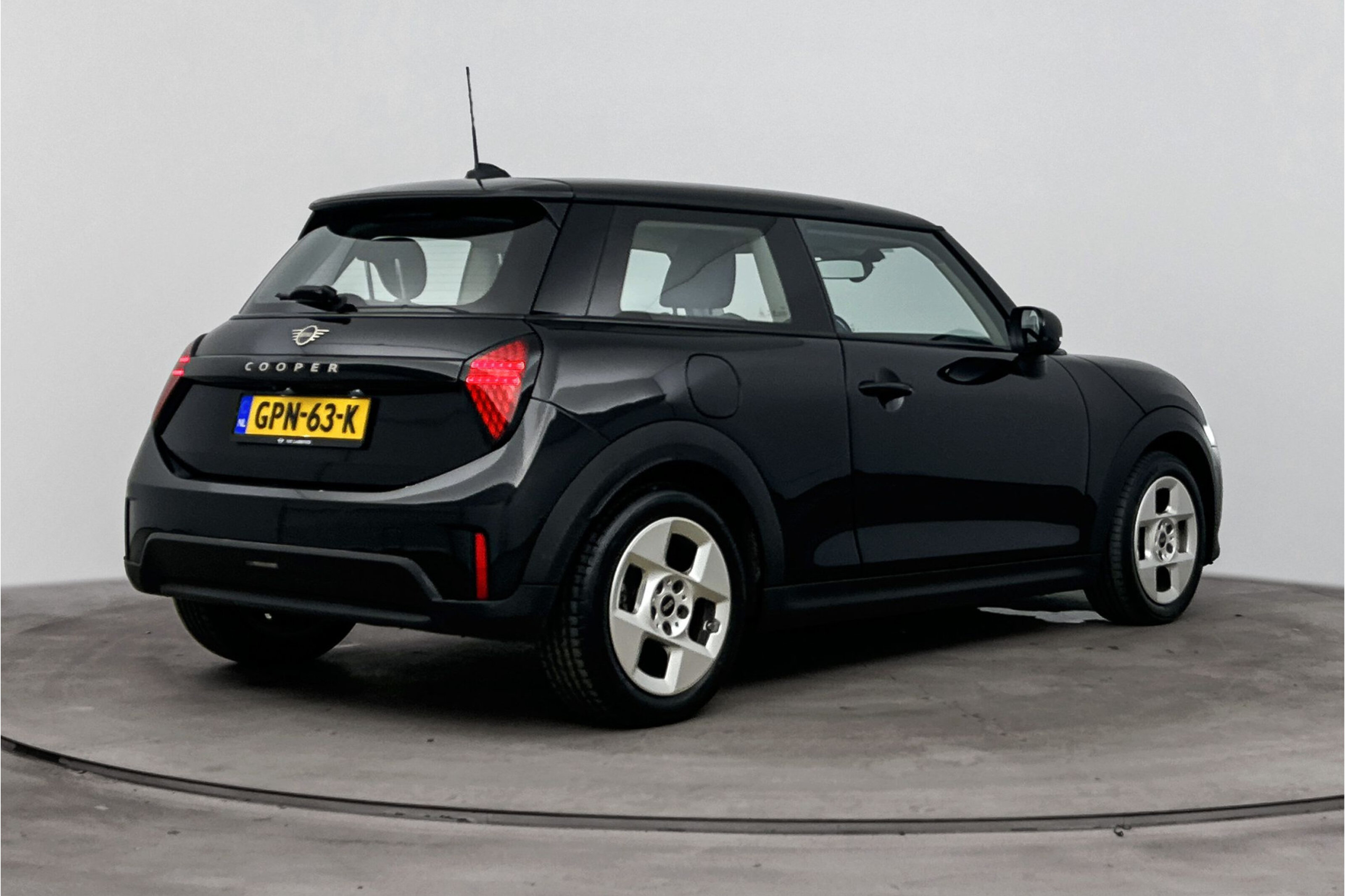 MINI 3-Deurs Hatchback Cooper C Essential Automaat
