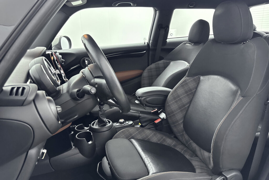 MINI Cooper 24