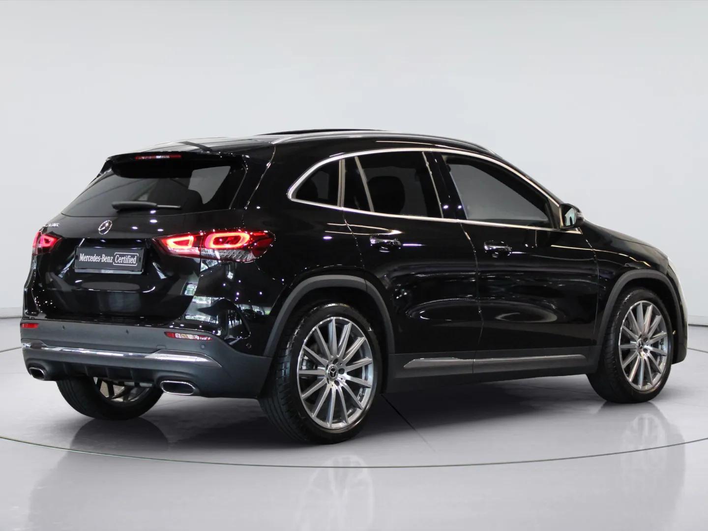 Mercedes-Benz GLA 180 AMG Line - Afbeelding 2