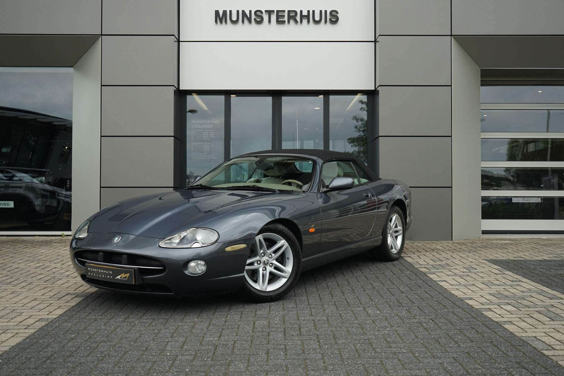 Jaguar XK8 4.2 V8 Convertible