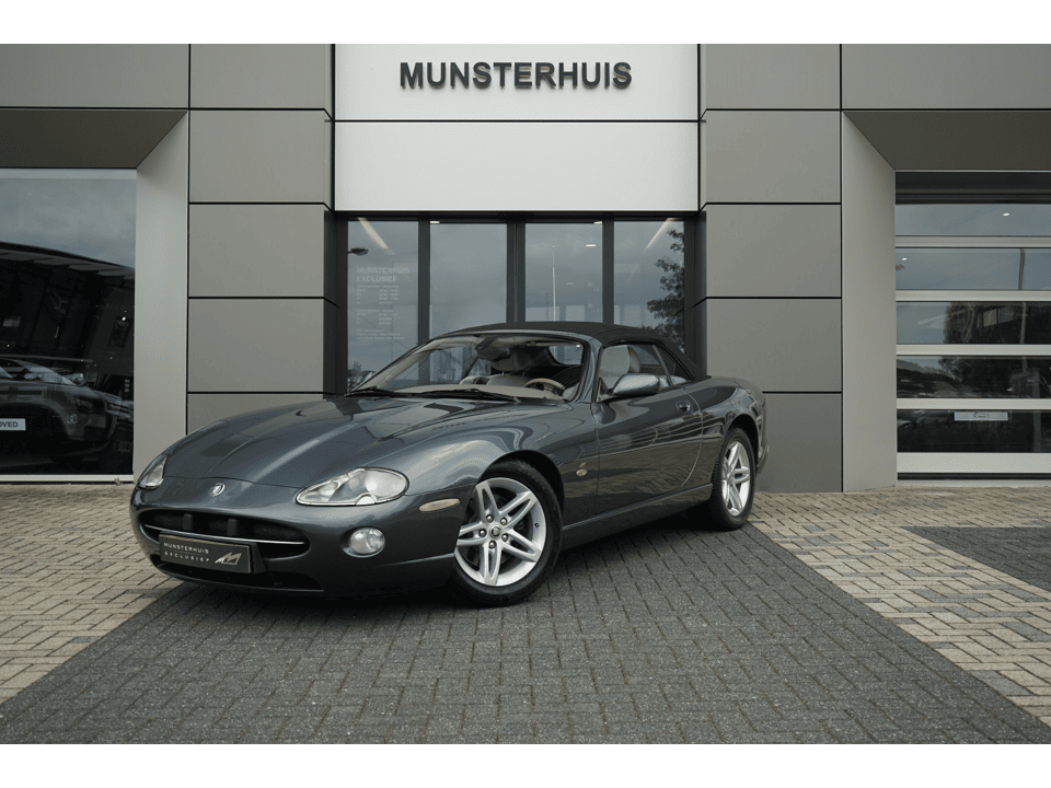 Jaguar XK8 4.2 V8 Convertible - Afbeelding 1