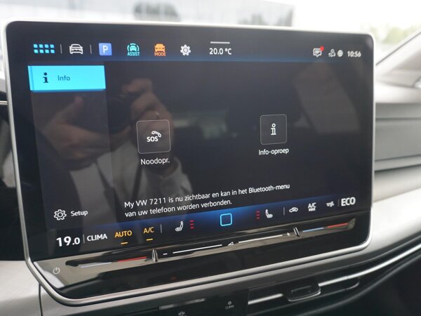 Apple Carplay/Android Auto Apple Carplay/Android Auto