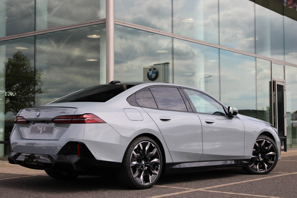 BMW i5 2