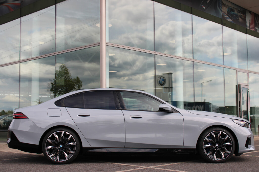 BMW i5 7