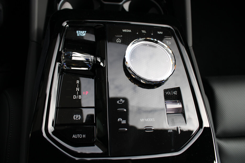 BMW i5 16