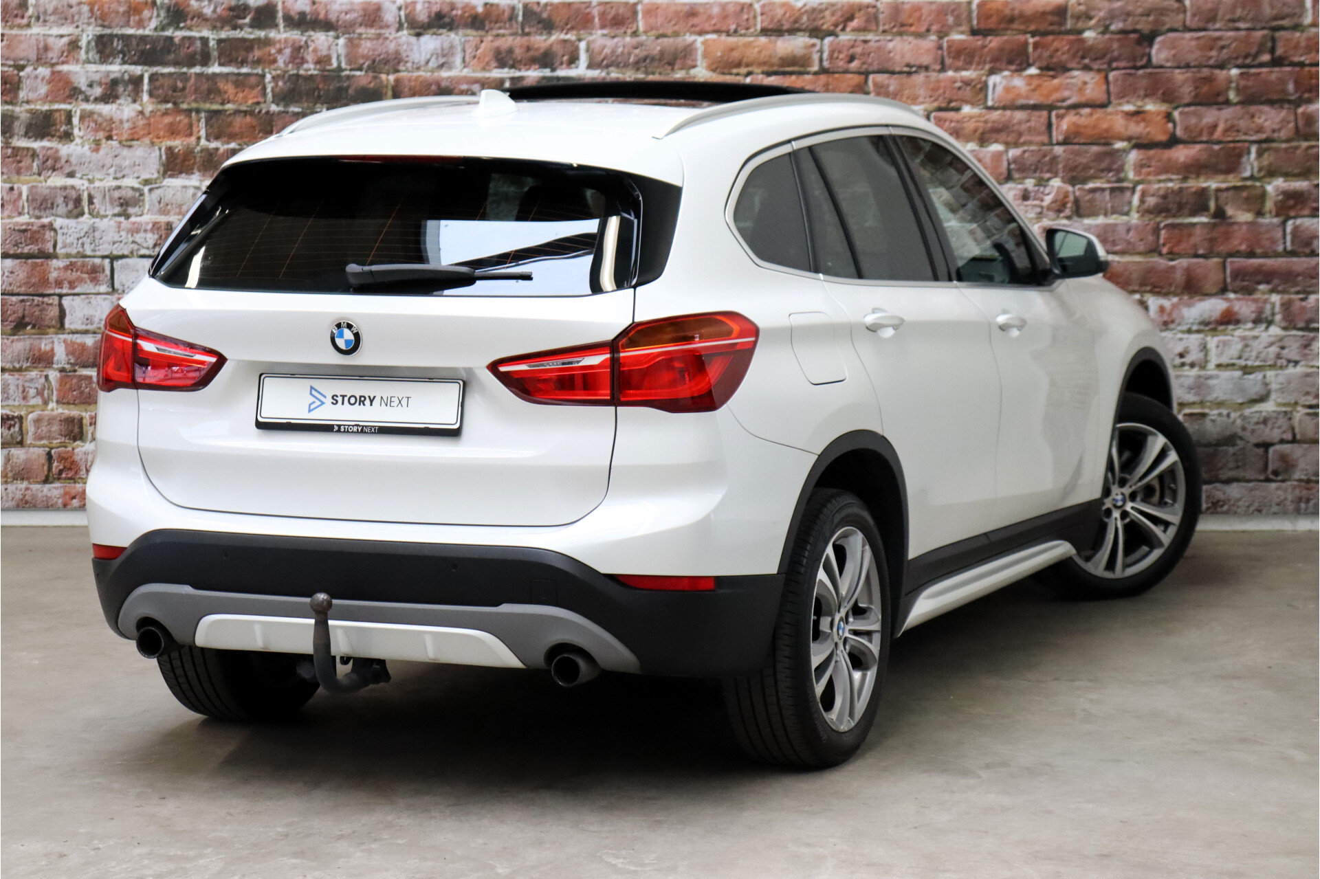 BMW X1 sDrive20i Executive Sport Line Automaat - Afbeelding 4