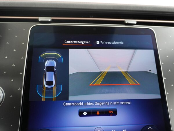 Parkeerpakket met achteruitrijcamera Parkeerpakket met achteruitrijcamera