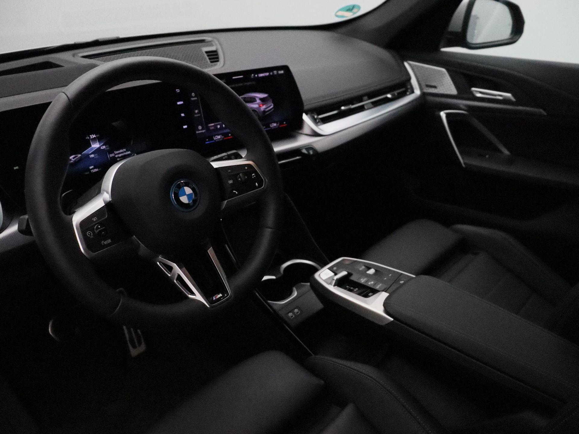 BMW iX1