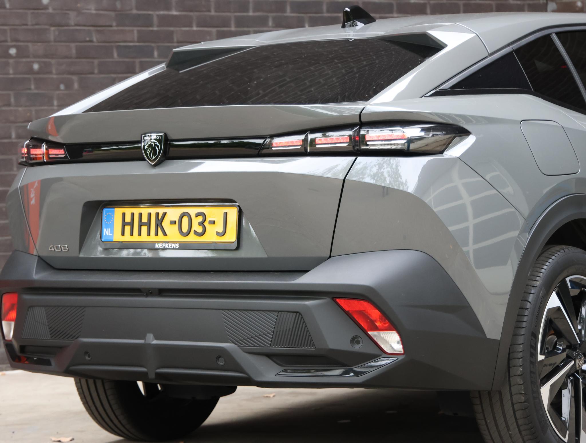 Peugeot 408