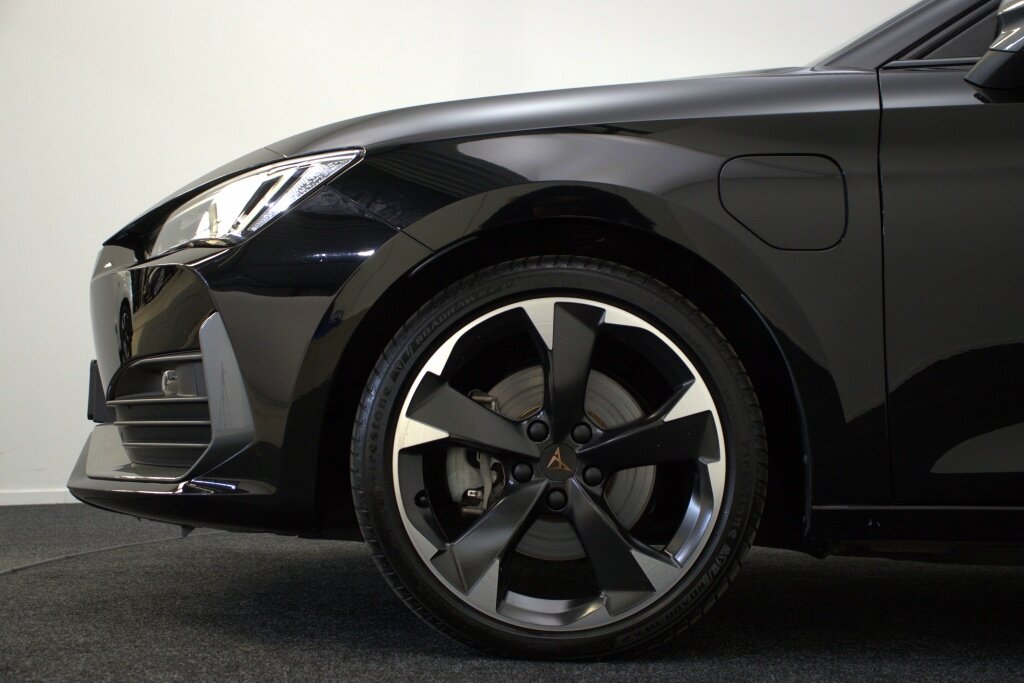 Cupra León