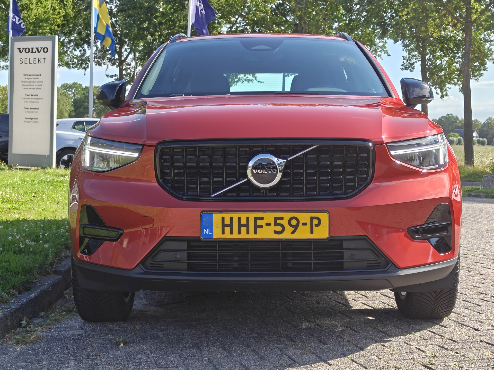 Volvo XC40 B4 211PK Plus Dark - Afbeelding 2