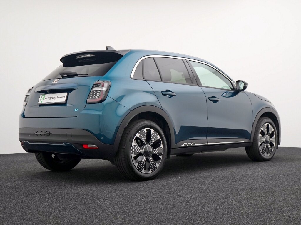 Fiat 600e La Prima 54 kWh | Navigatie | Stoelverwarming | Creme leder - Afbeelding 2