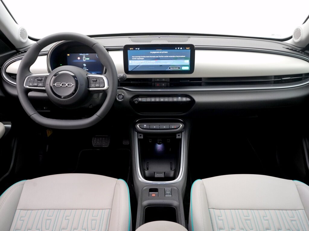 Fiat 600e La Prima 54 kWh | Navigatie | Stoelverwarming | Creme leder - Afbeelding 3