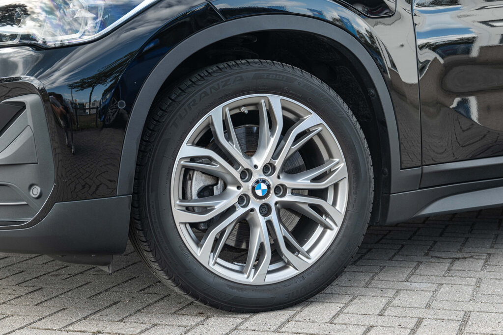 BMW X1 8