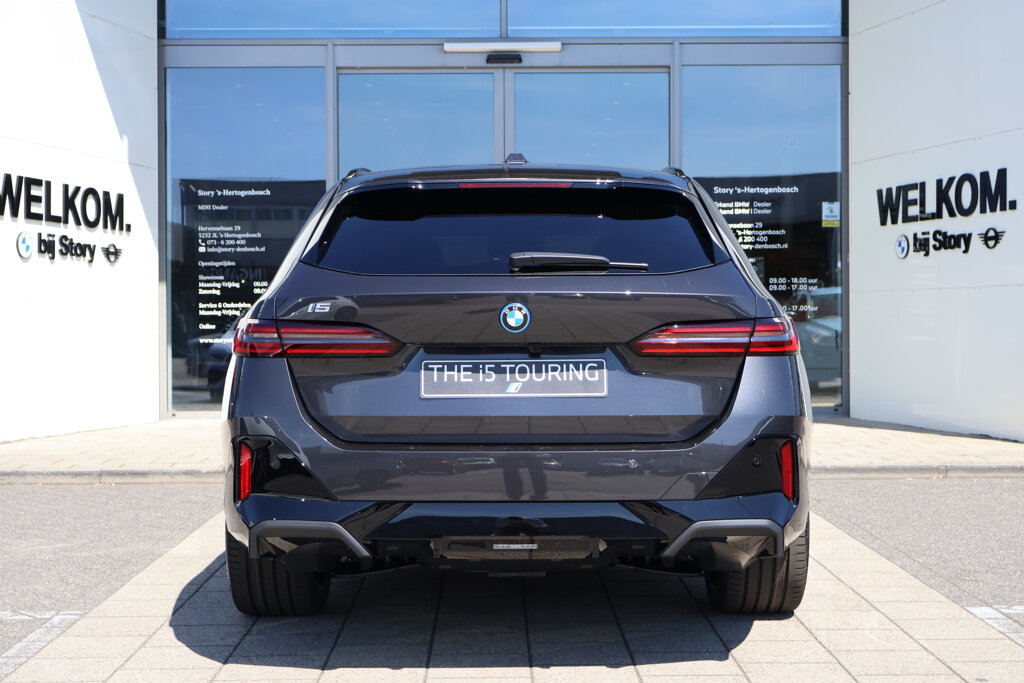 BMW i5 6