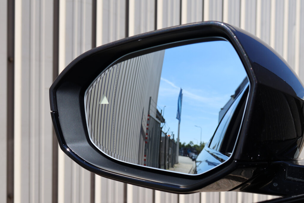 BMW i5 18