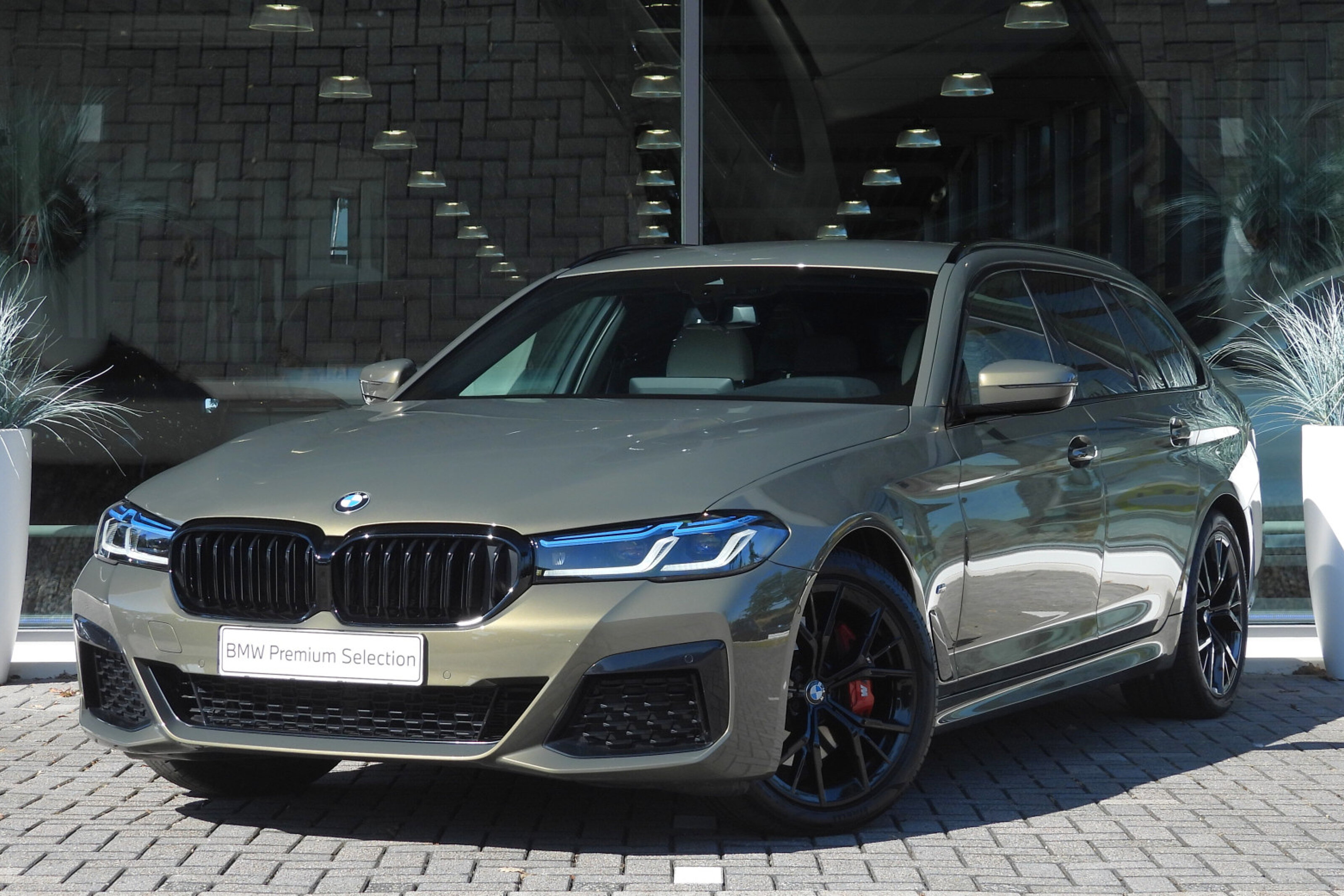 BMW 5 Serie Touring 520i High Executive M Sport Automaat