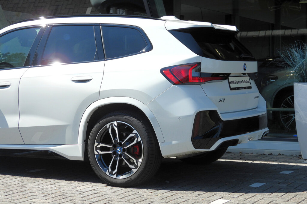 BMW X1 18