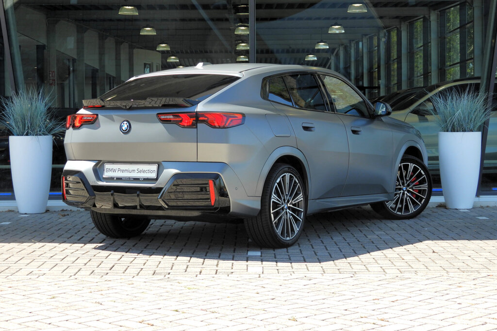 BMW iX2 4