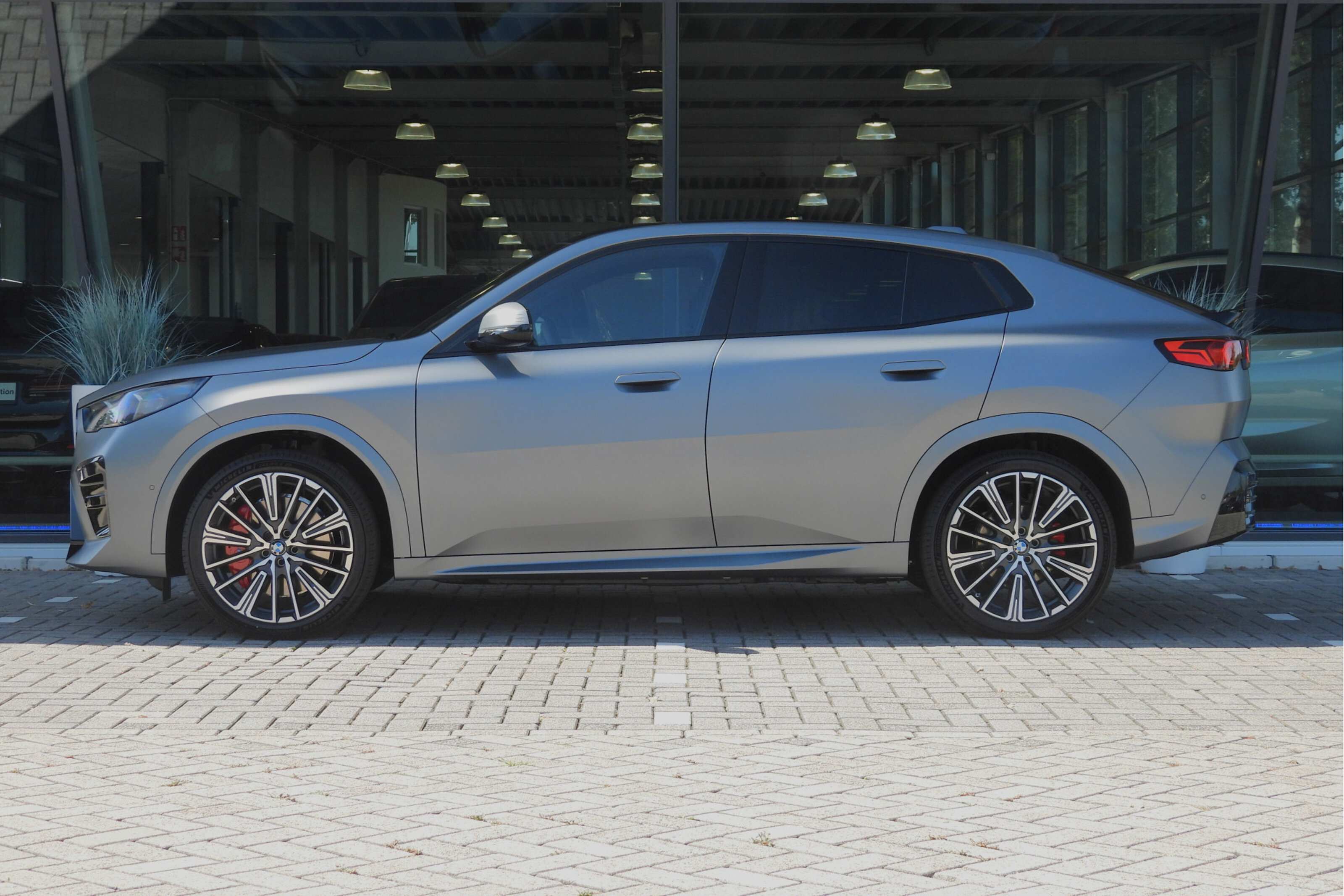 BMW iX2 xDrive30 M Sport