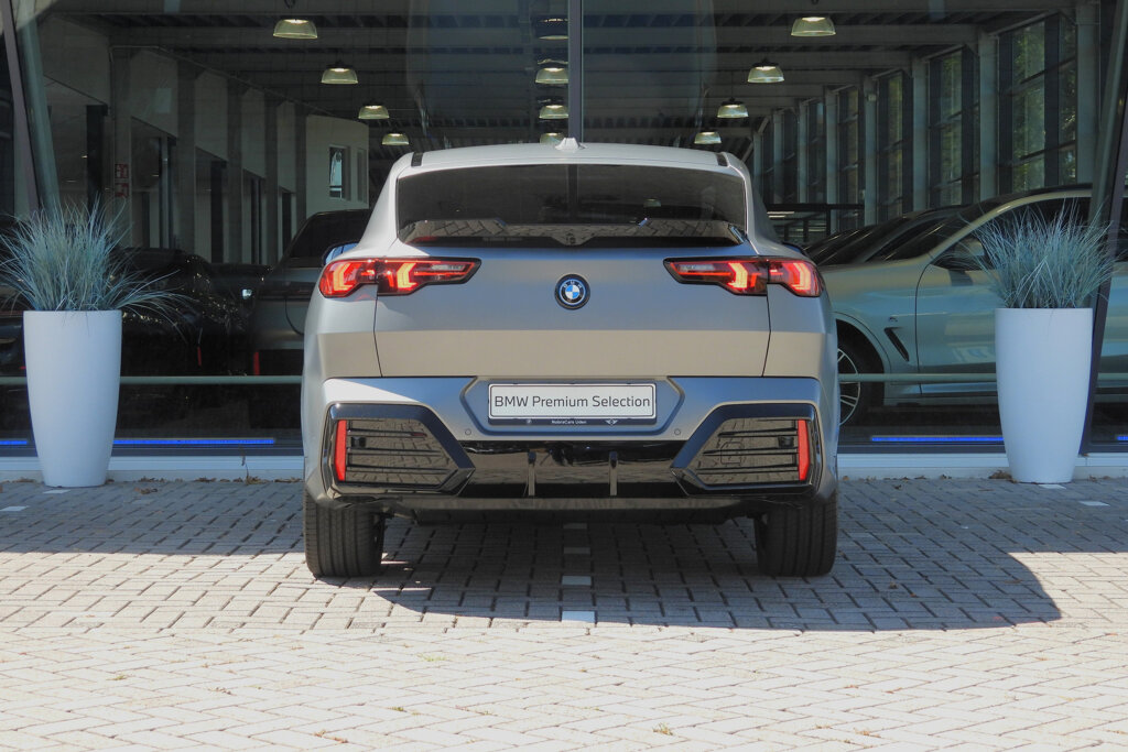 BMW iX2 20