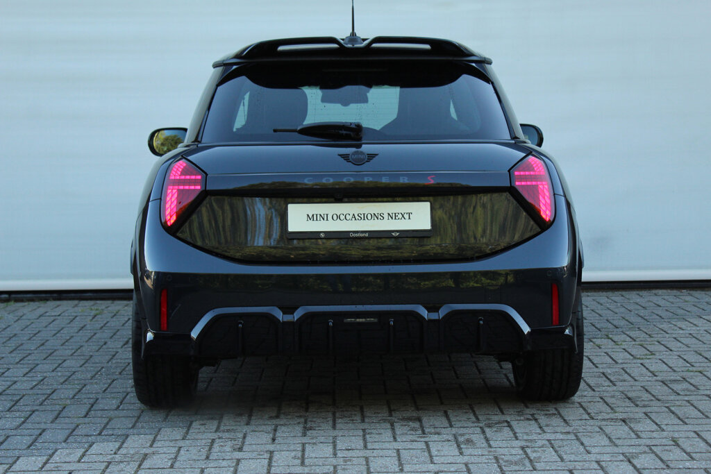 MINI 3-Deurs 6