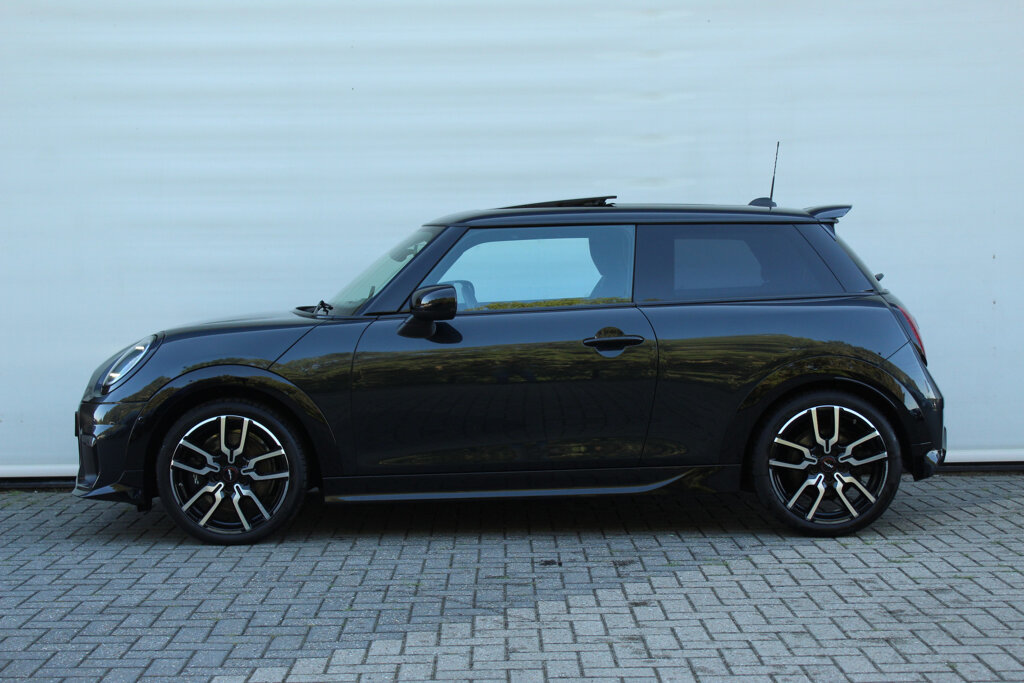 MINI 3-Deurs 32