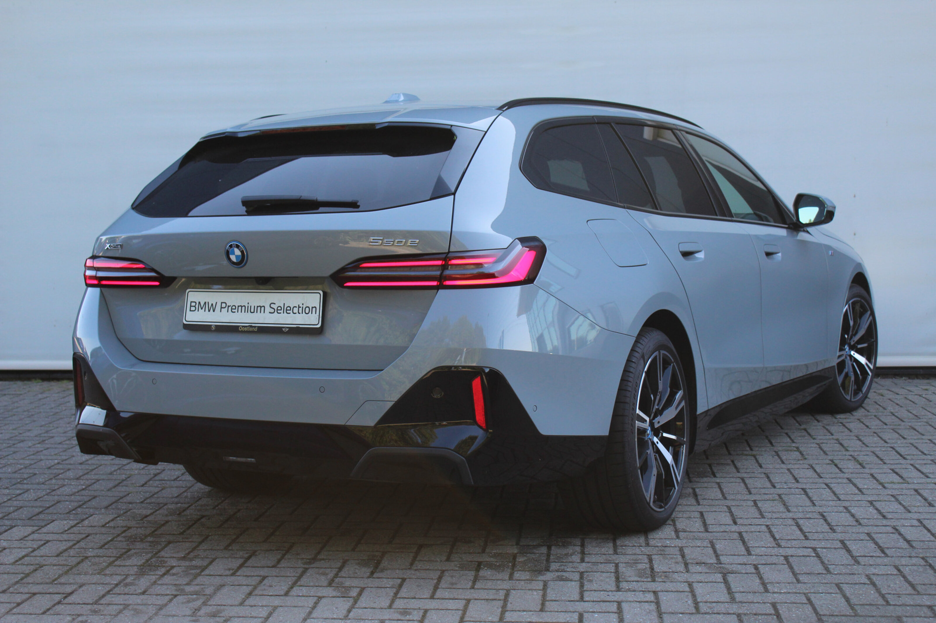 BMW 5 Serie Touring 550e xDrive M Sport Automaat