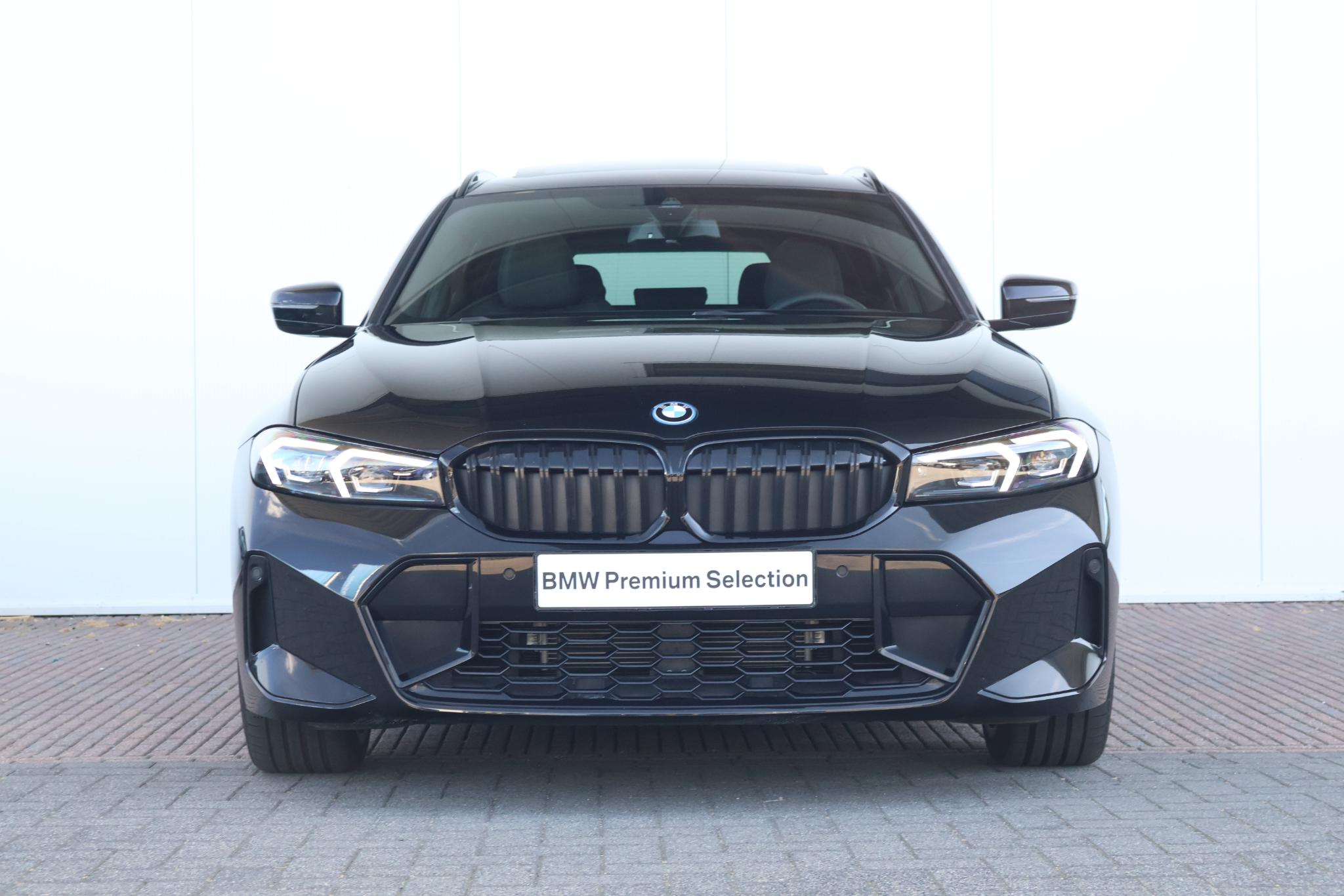 BMW 3-serie Touring 330e - Afbeelding 2