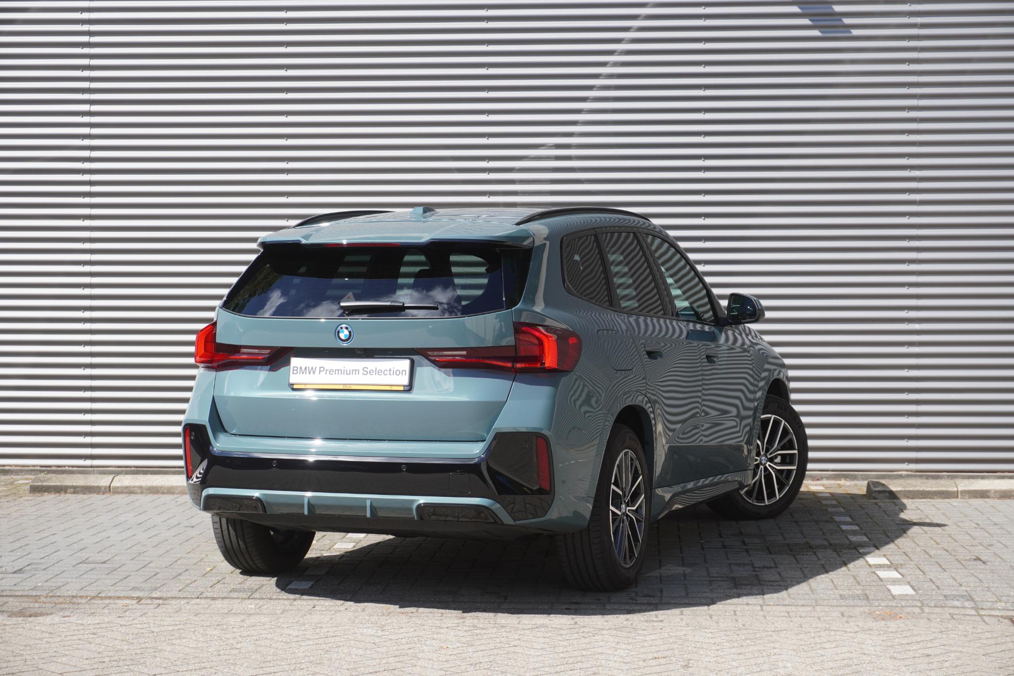 BMW iX1 eDrive20 - Afbeelding 2