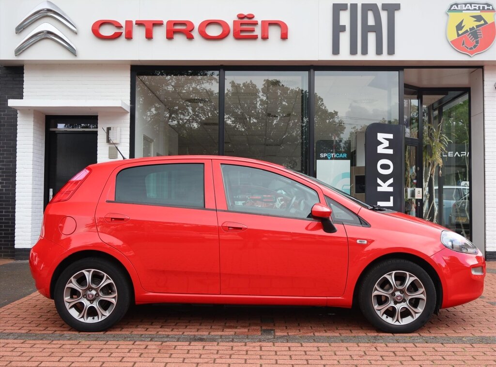 Fiat Punto *Auto van de Week!* 0.9 TwinAir Turbo 100PK 5drs Sempre, Rijklaarprijs | Navigatie | Trekhaak | Climate control - Afbeelding 4