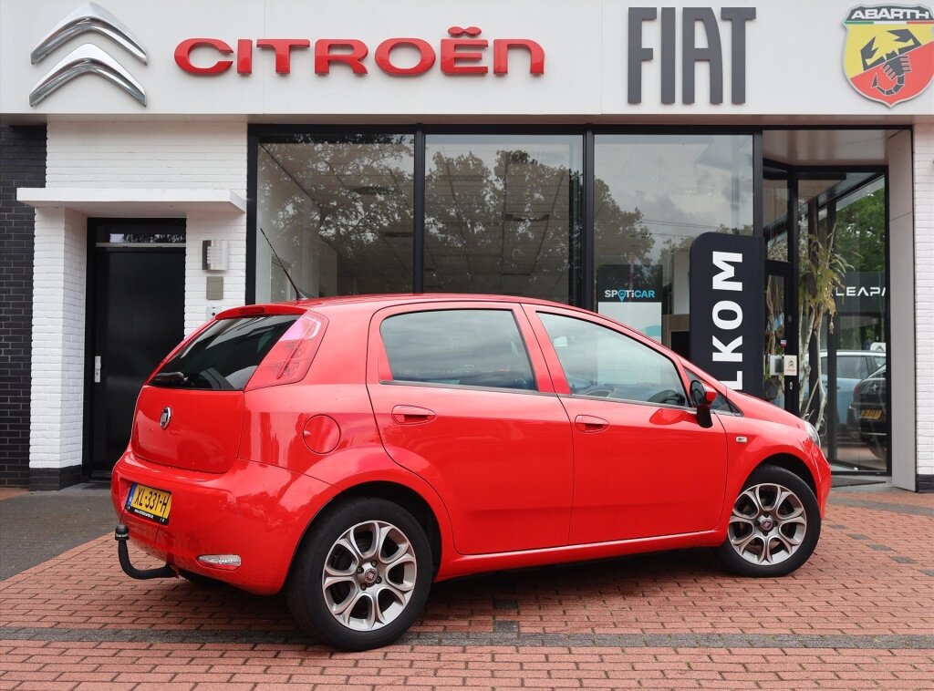 Fiat Punto *Auto van de Week!* 0.9 TwinAir Turbo 100PK 5drs Sempre, Rijklaarprijs | Navigatie | Trekhaak | Climate control - Afbeelding 5