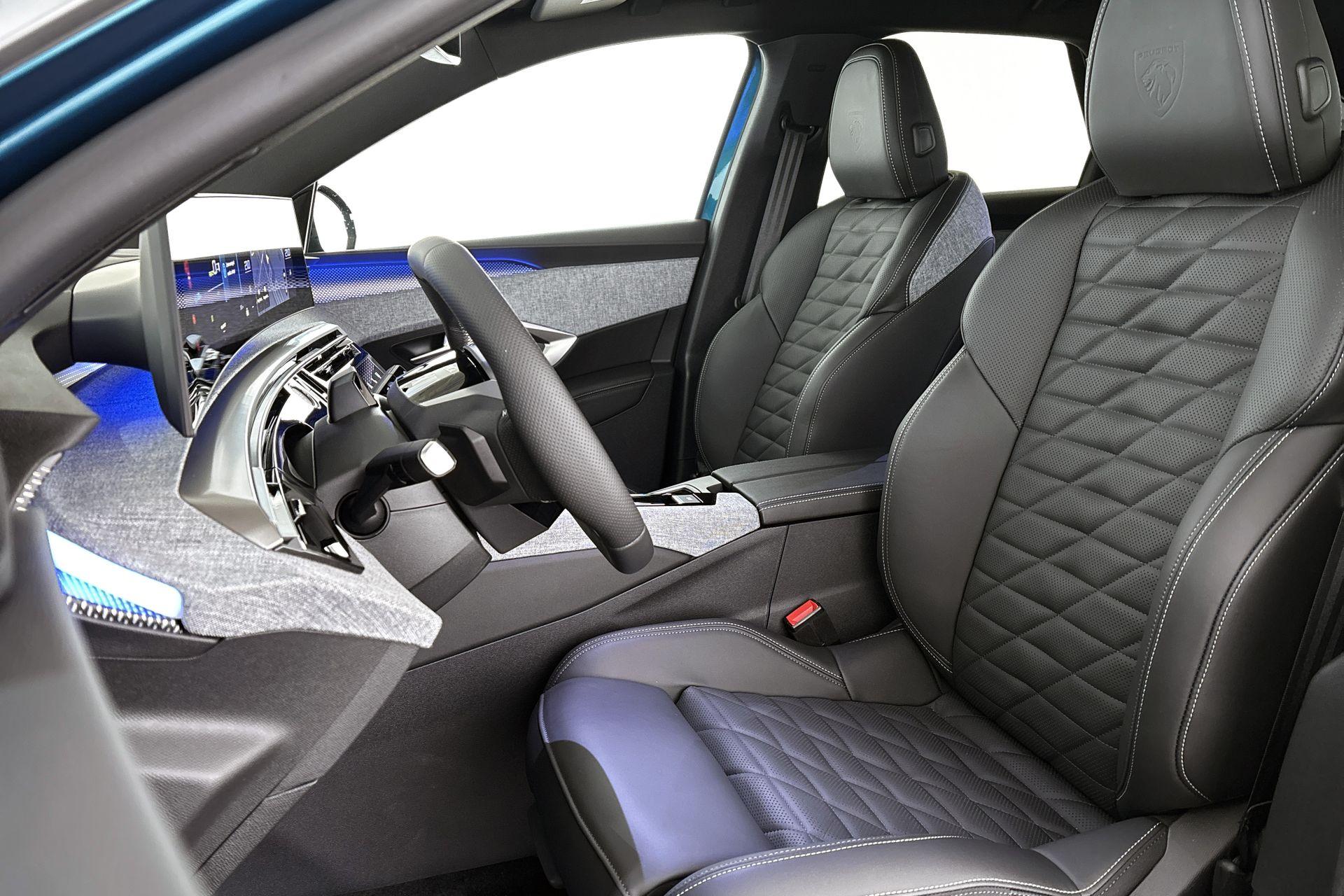 Peugeot e-3008