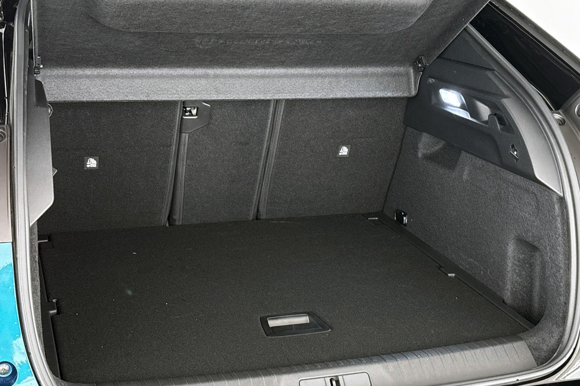 Peugeot e-3008