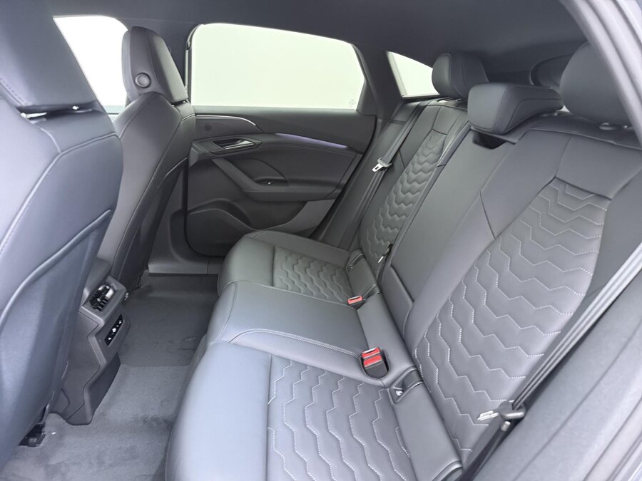Audi A6 Sportback e-tron S edition 83 kWh 210 kW / 286 PK