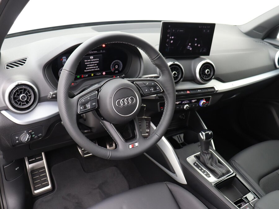Audi Q2 S edition 35 TFSI 110 kW / 150 PK