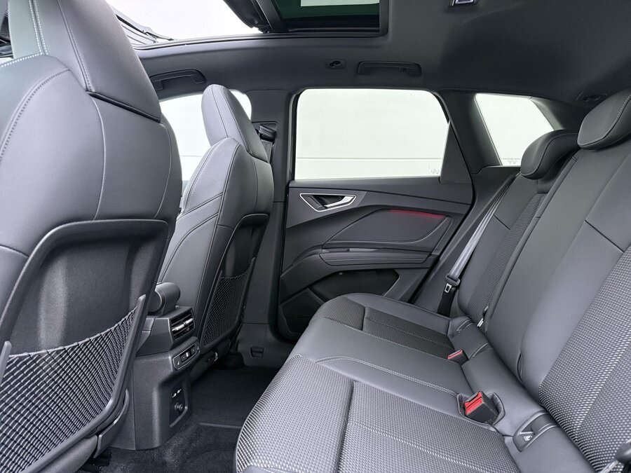 Audi Q4 e-tron S edition 45 82 kWh 210 kW / 286 PK