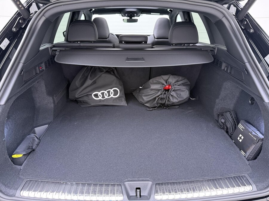 Audi Q5 S edition Competition 2.0 e-hybrid 270 kW / 367 PK