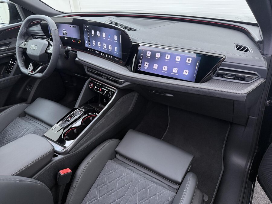 Audi Q5 S edition Competition 2.0 e-hybrid 270 kW / 367 PK