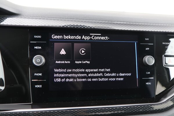 Apple Carplay/Android Auto Apple Carplay/Android Auto