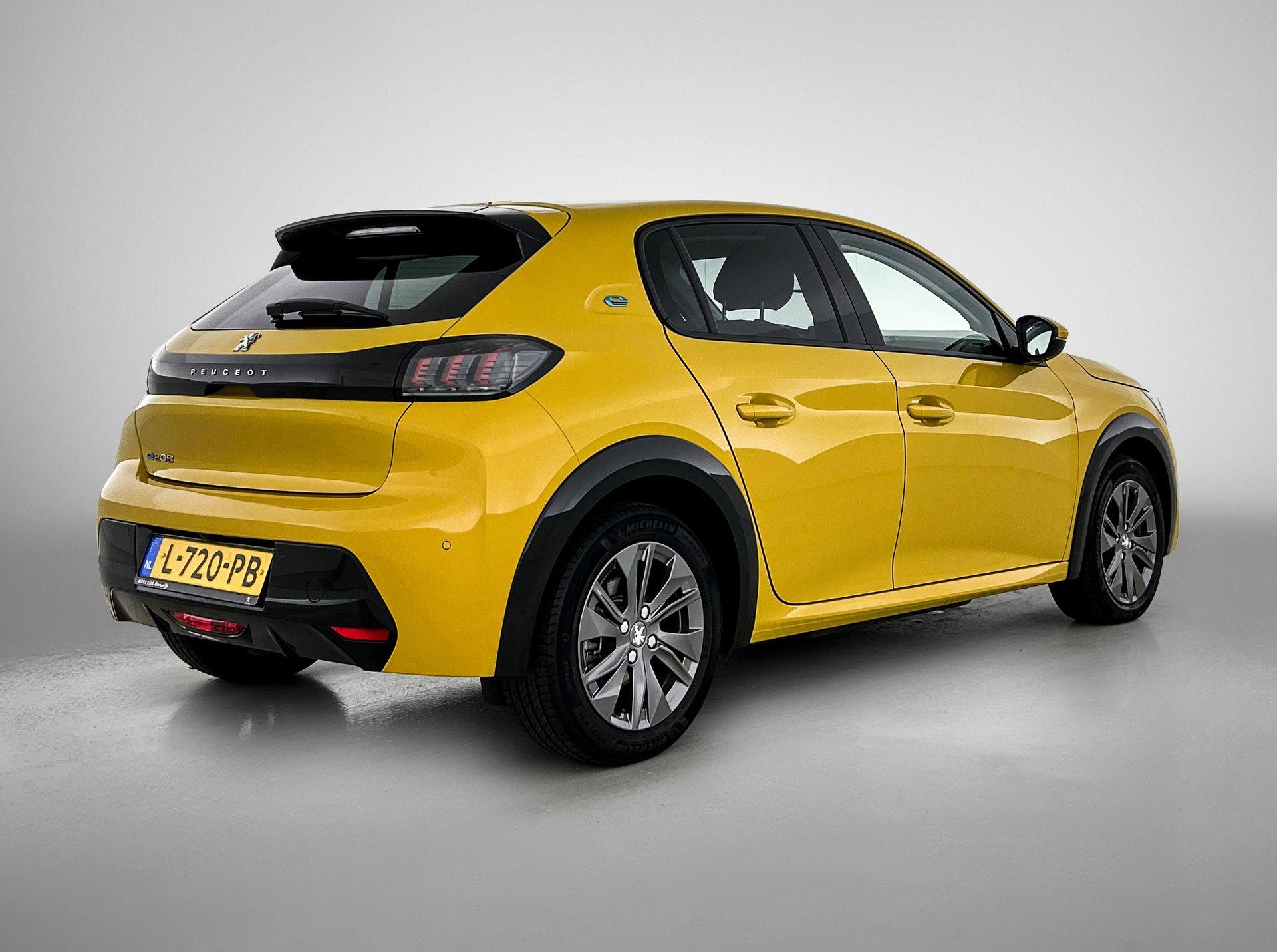 Peugeot e-208