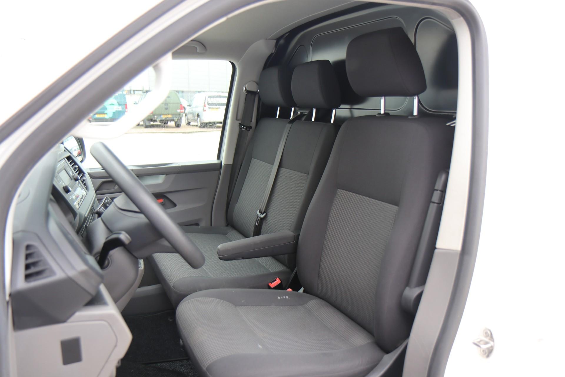 Volkswagen Transporter 2.0 TDI 90pk L1H1 28 - Afbeelding 4
