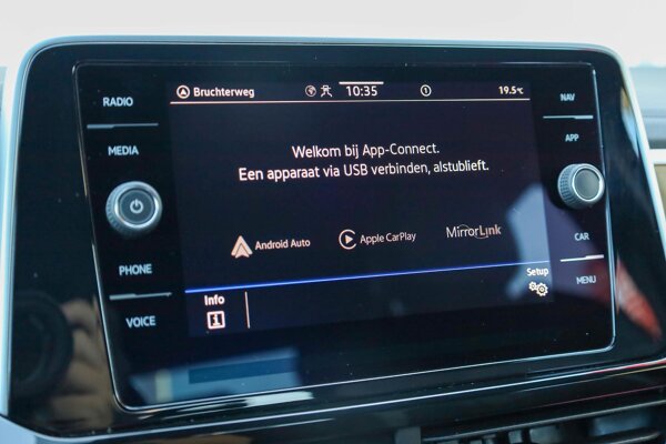 Apple Carplay/Android Auto Apple Carplay/Android Auto