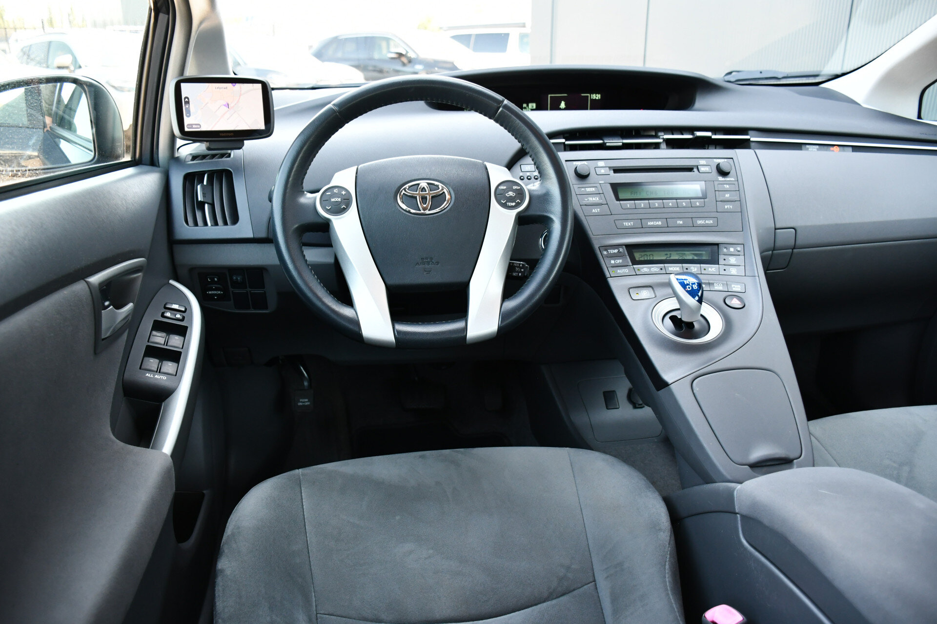 Toyota Prius 1.8 Aspiration Limited Automaat 136pk - Afbeelding 2