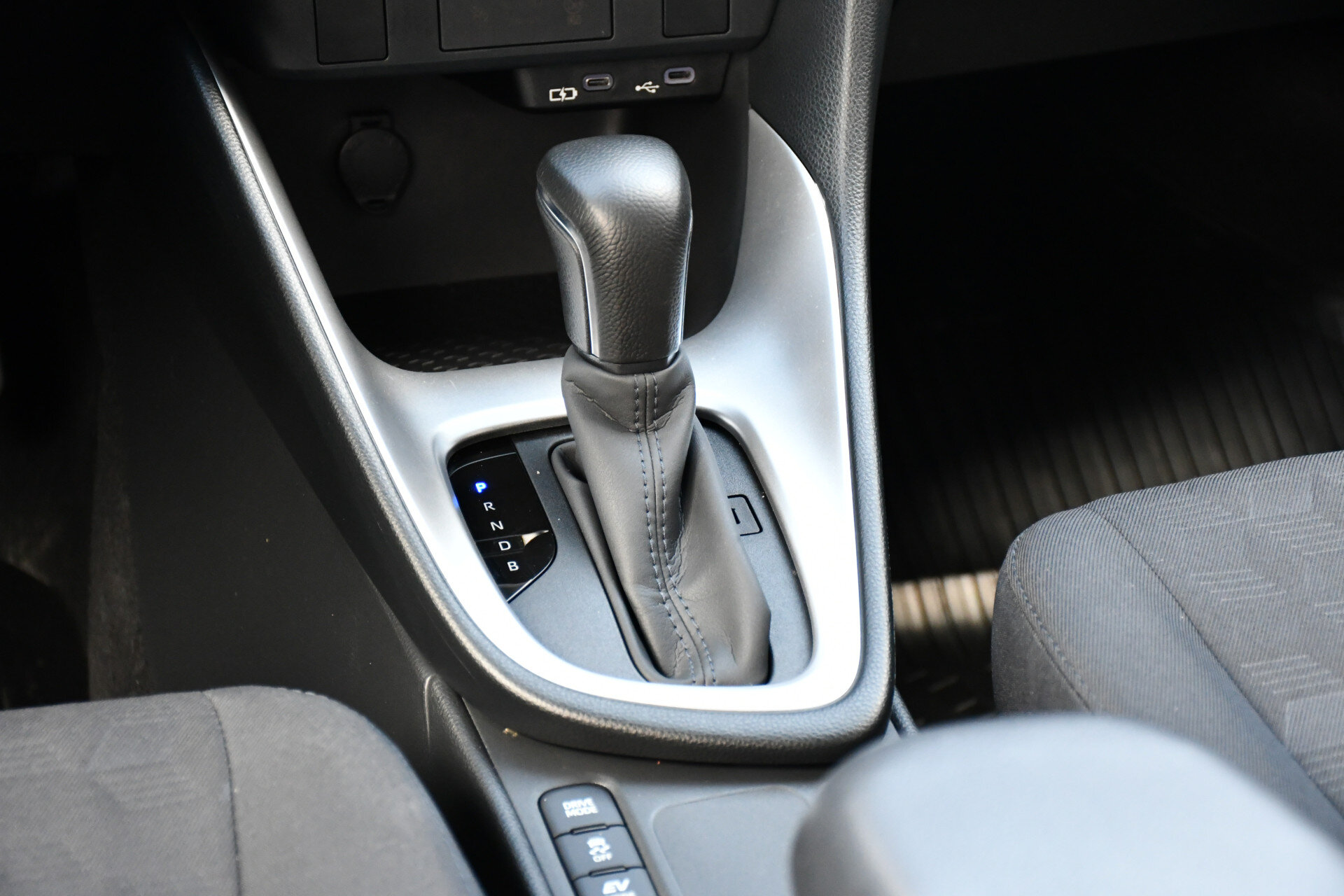 Toyota Yaris 1.5 Hybrid 115 Active Limited Automaat 116pk - Afbeelding 4