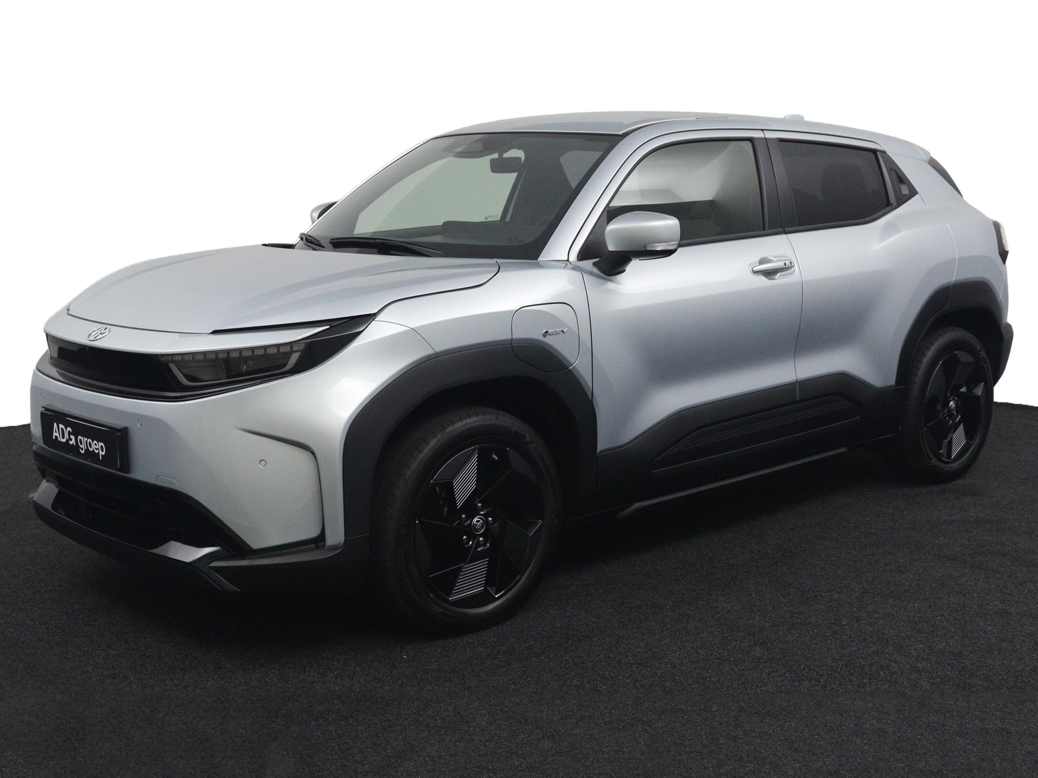 Toyota Urban Cruiser Dynamic 61 kWh