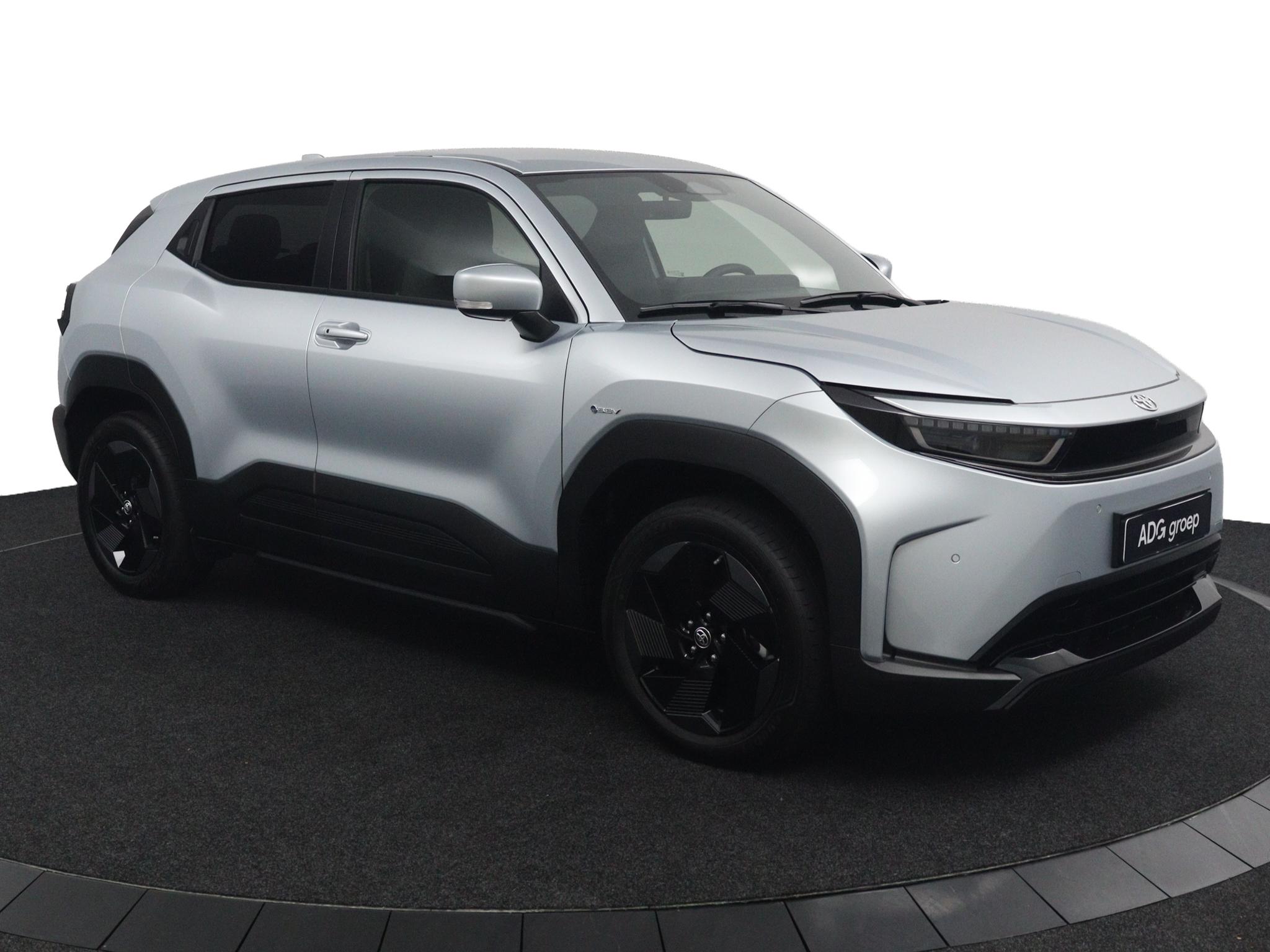 Toyota Urban Cruiser Dynamic 61 kWh - Afbeelding 3