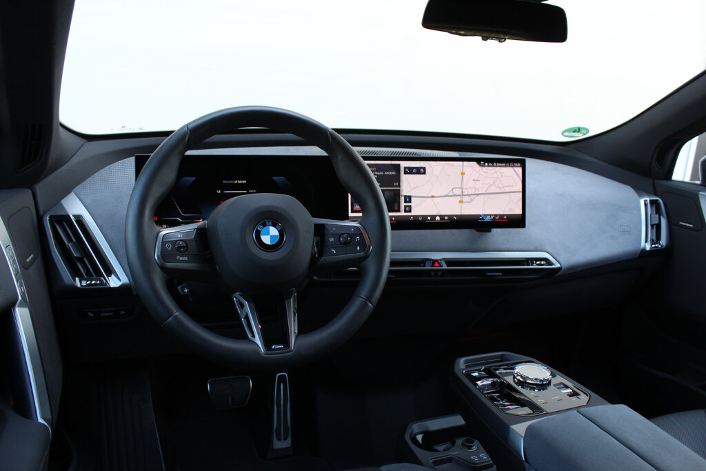 BMW iX 12