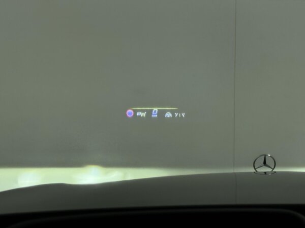 Head-up display MBUX met augmented reality